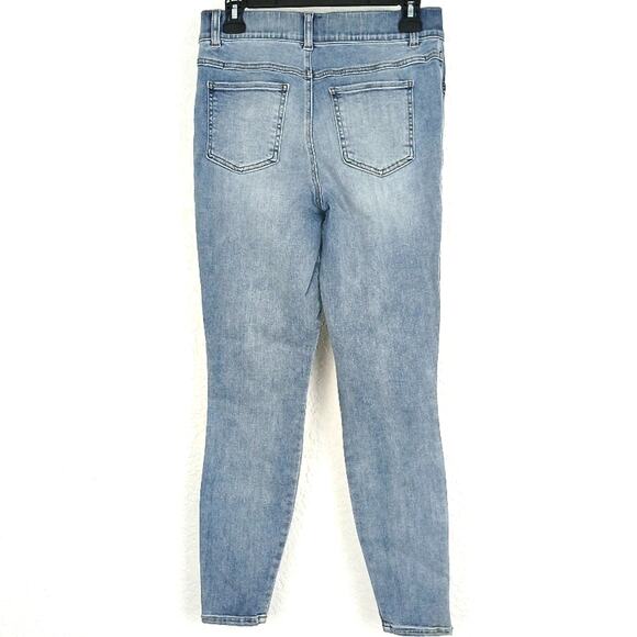 SPANX Skinny Ankle Jean, Light Vintage Wash Size M Pull On - Picture 3 of 6